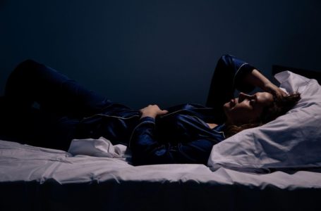 Sukar tidur? Cuba amalkan tip berikut untuk atasi masalah tidur malam korang