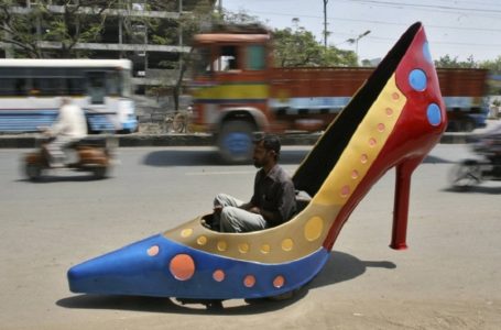 Lelaki Di India Hasilkan Ratusan Kereta Dengan Reka Bentuk Unik!