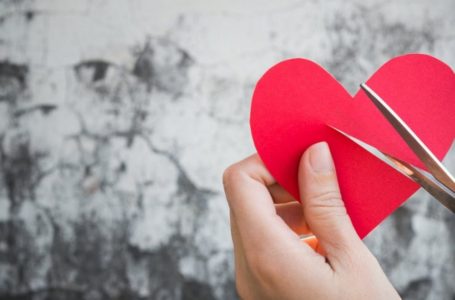 Kenapa Ada Yang Takut Dengan Komitmen Cinta?