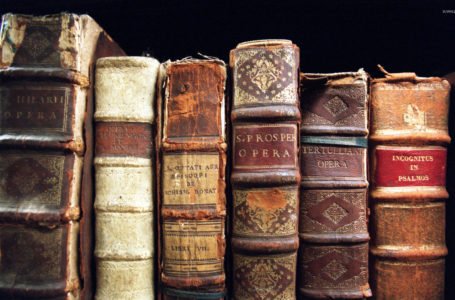 Wow! 5 Buku Paling Mahal Yang Pernah Dijual